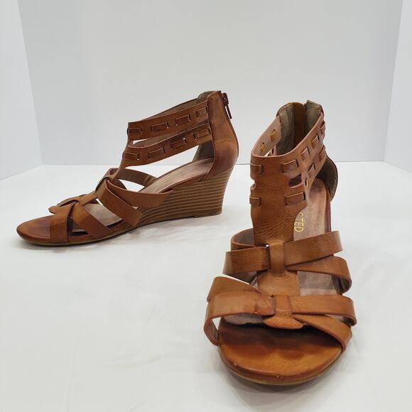 Restricted Womens Size 6.5 Leather Strappy 2" Wedge Heel Sandals Open Toe Casual - Picture 5 of 15